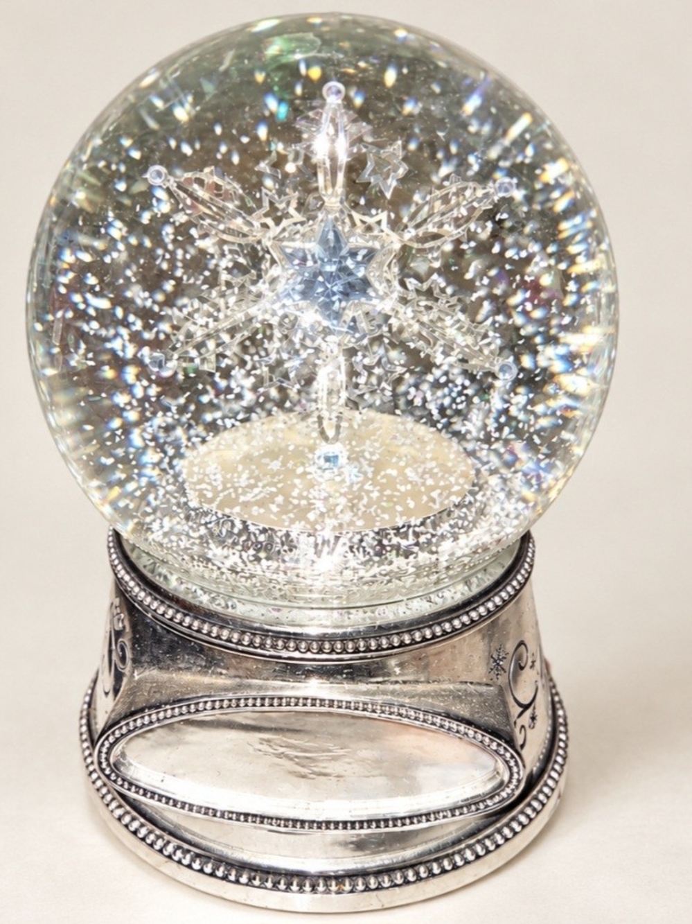 Vintage sankyo musical Silver Star Holiday Snowglobe